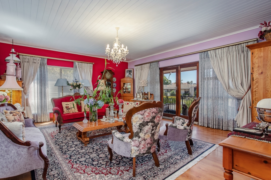 6 Bedroom Property for Sale in Groenvlei Western Cape